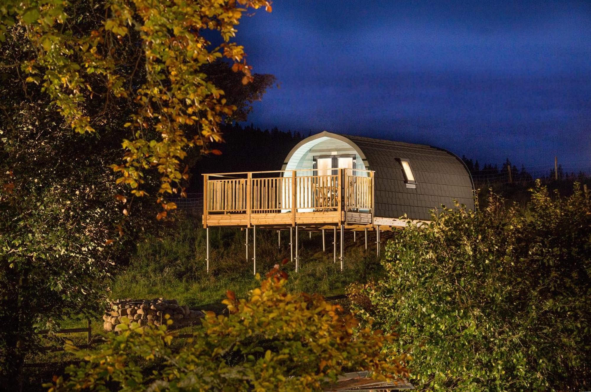 Spectacular Mountain View Ecopod Villa Newtonmore Exterior photo