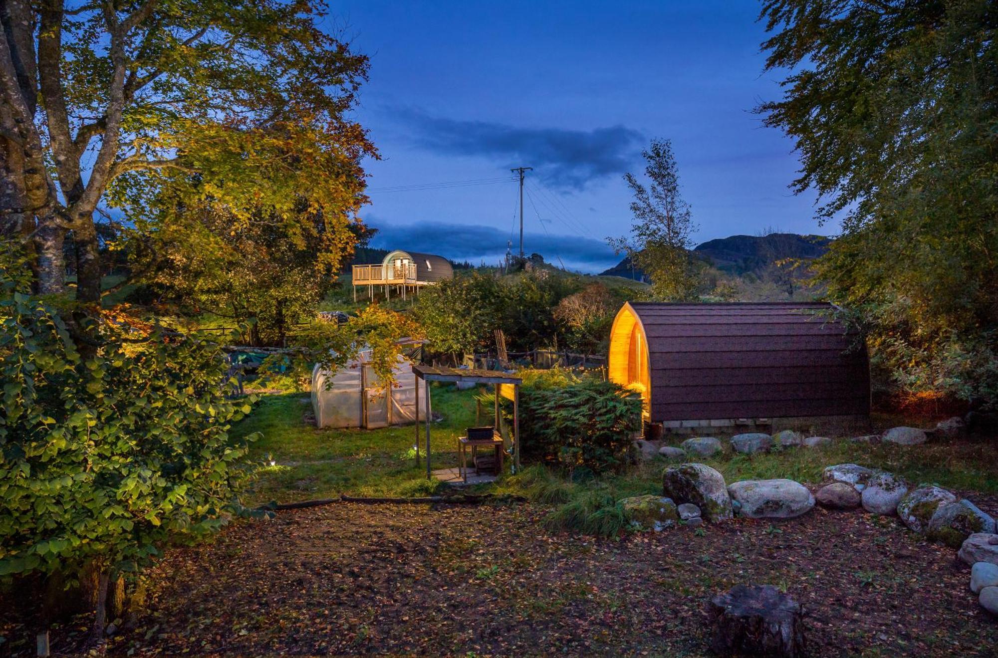 Spectacular Mountain View Ecopod Villa Newtonmore Exterior photo